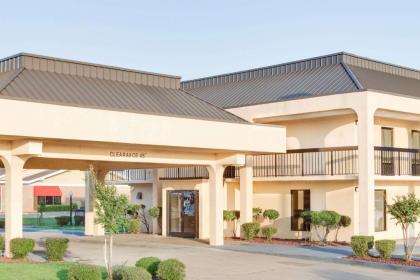 Days Inn by Wyndham Greenville mS Mississippi