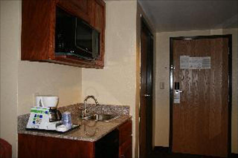 Holiday Inn Express Hotel & Suites Greenville - image 3