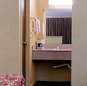 Americas Best Value Inn & Suites Greenville - image 4