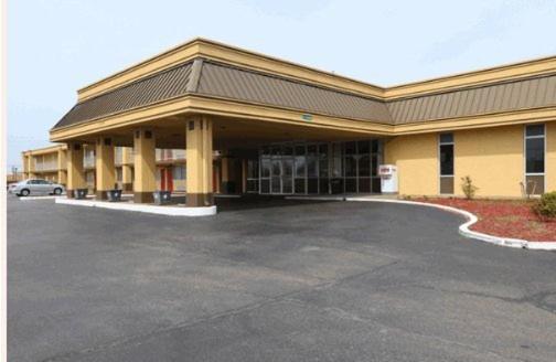 Americas Best Value Inn & Suites Greenville - image 7