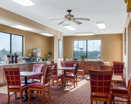 Econo Lodge Greenville - image 15