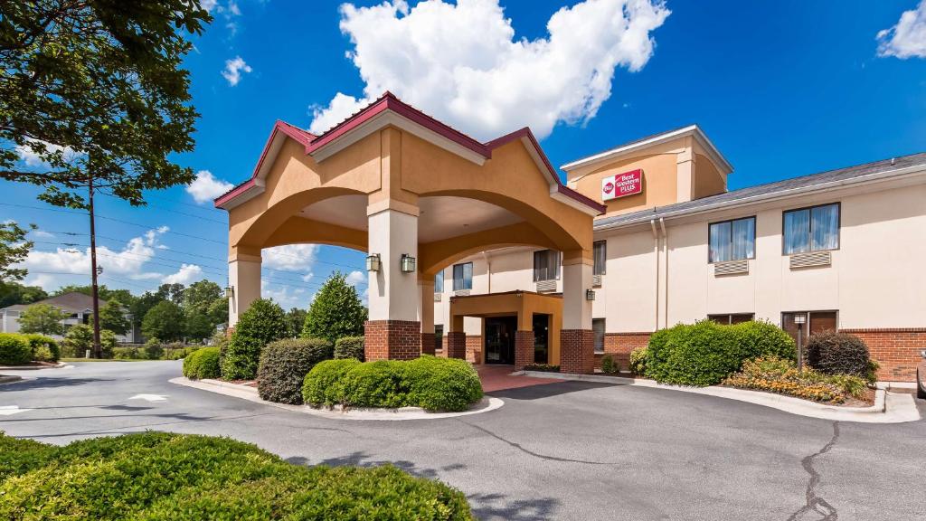 Best Western Plus Suites Greenville - main image