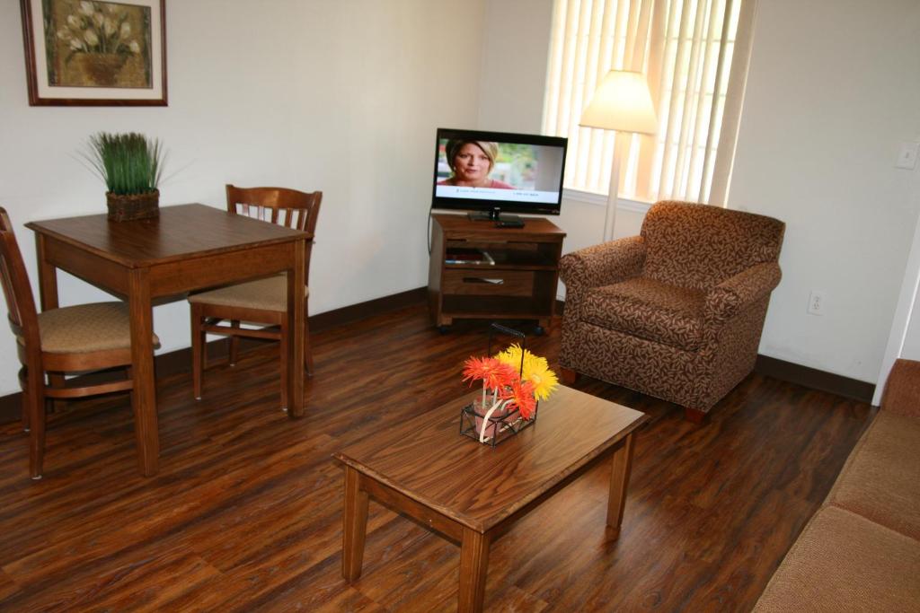 Affordable Suites Greenville - image 5