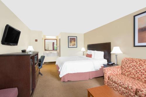 Baymont by Wyndham Greenville - image 3