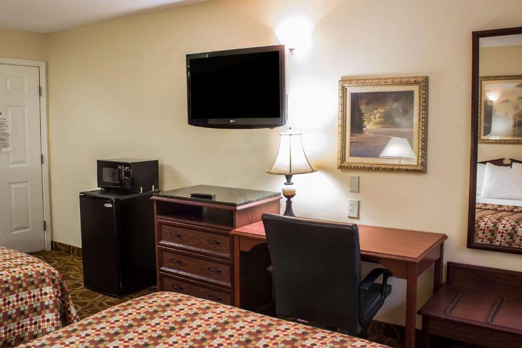 Econo Lodge Greenville - image 6