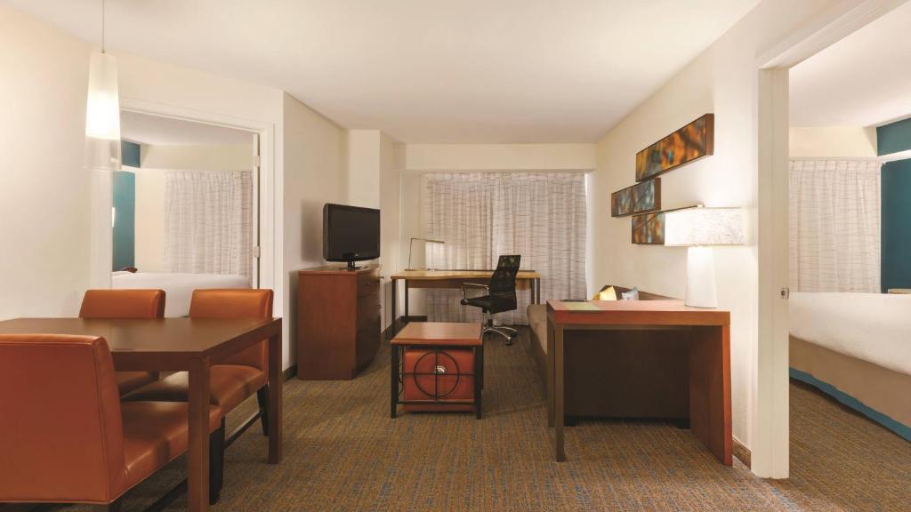 Residence Inn by Marriott Greenville - image 4