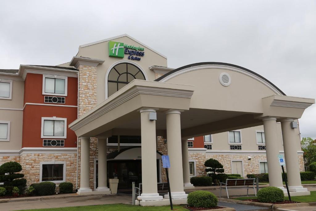 Holiday Inn Express Hotel & Suites Greenville an IHG Hotel - main image