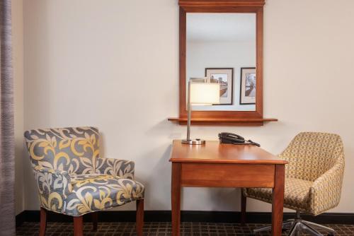 Hampton Inn & Suites Greenville-Downtown-Riverplace - image 3