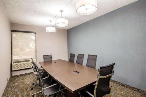 Comfort Inn Greenville - Haywood Mall - image 3