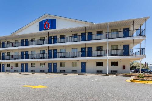 Motel 6-Greenville SC - main image