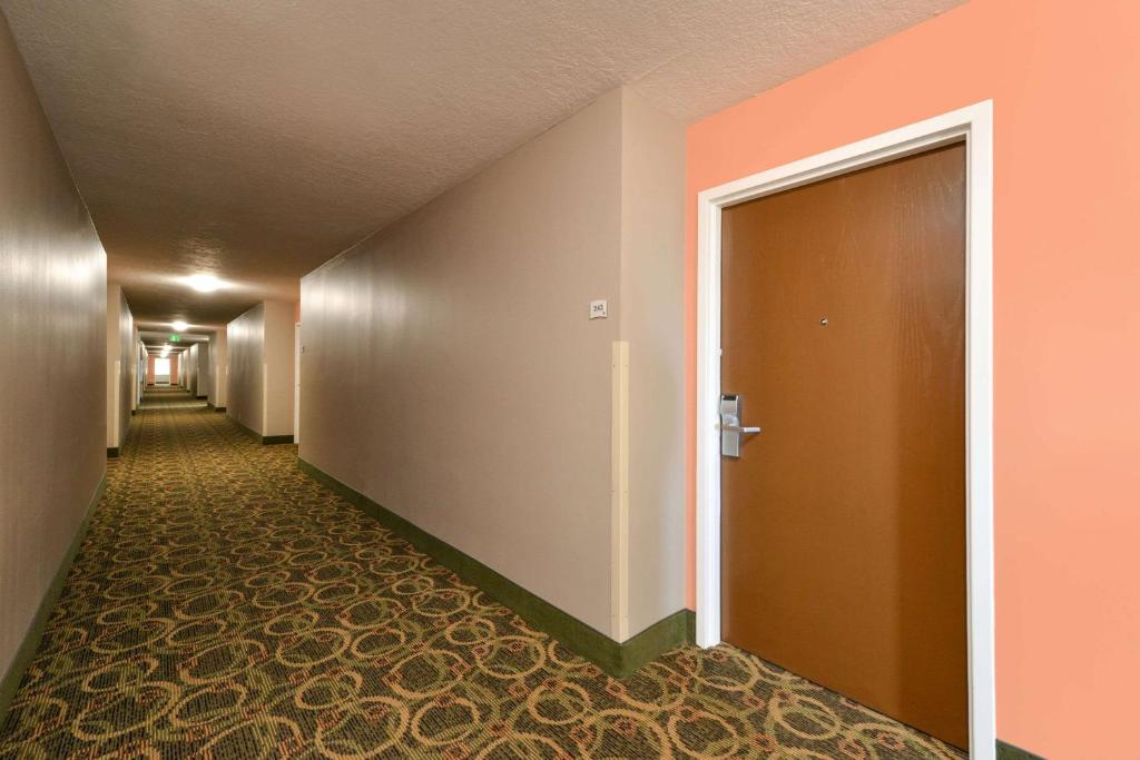 Quality Inn Beaver South - image 7