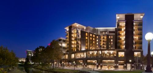 Embassy Suites by Hilton Greenville Downtown Riverplace - image 4