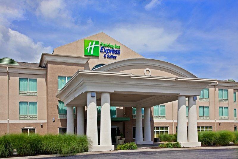 Holiday Inn Express Hotel & Suites Greenwood - image 2