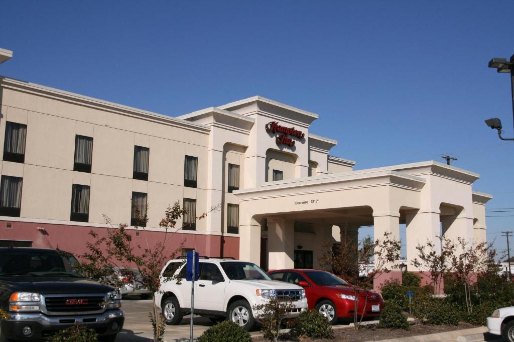 Hampton Inn Greenwood - main image