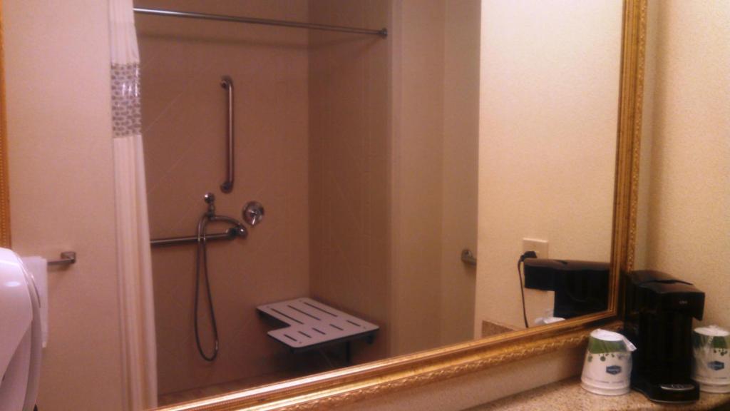 Hampton Inn Greenwood - image 3