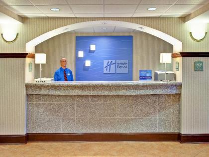 Holiday Inn Express Hotel & Suites Greenwood - image 6