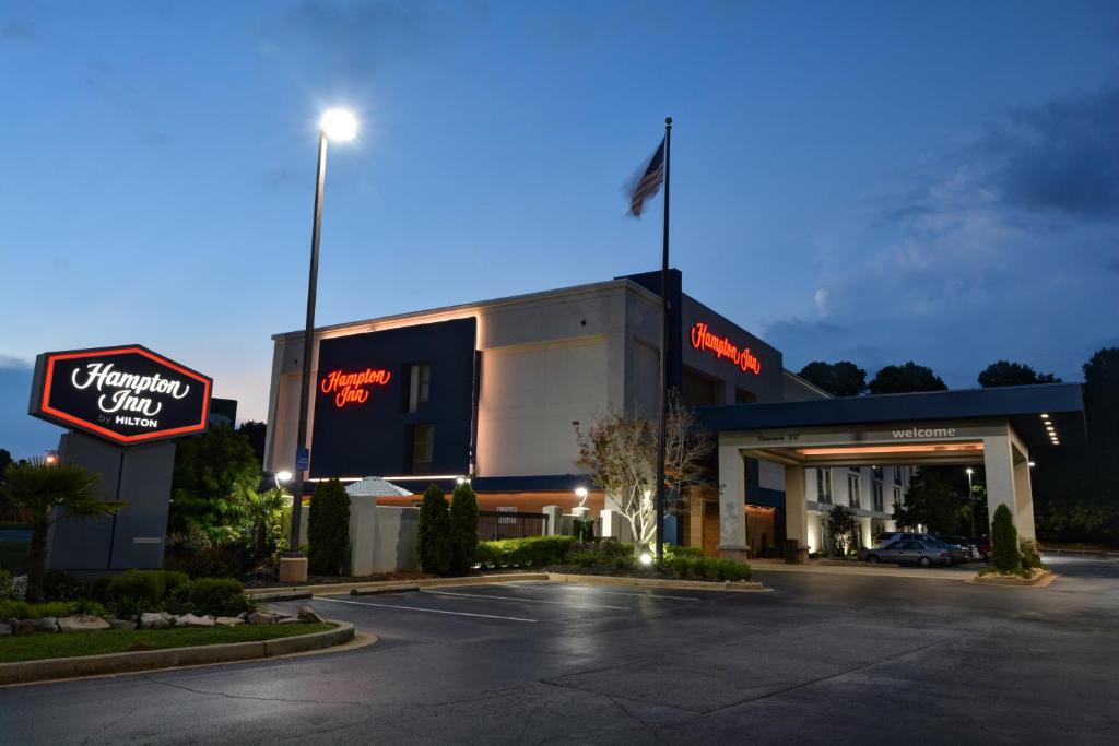 Hampton Inn Greenwood - image 2