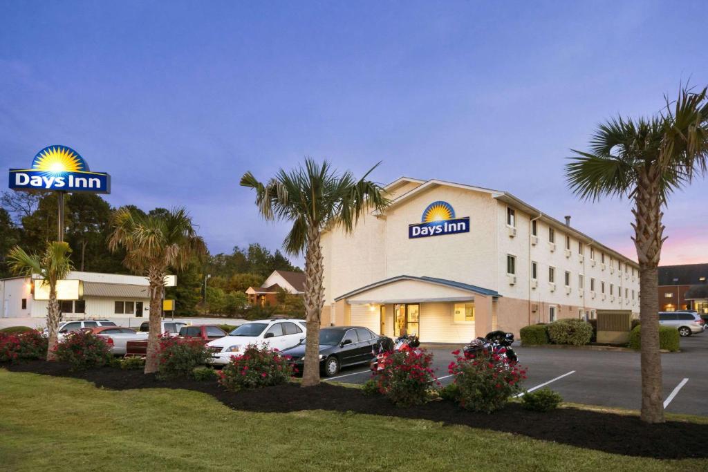 Days Inn by Wyndham Greenwood SC - image 6