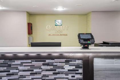 Quality Inn - image 4