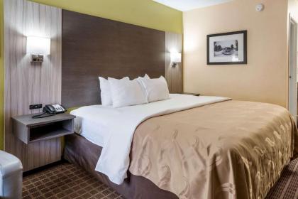 Quality Inn - image 7