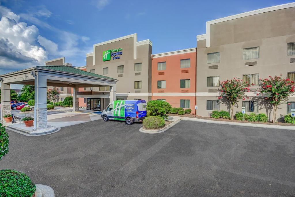 Holiday Inn Express Hotel & Suites Greenville Airport an IHG Hotel - main image