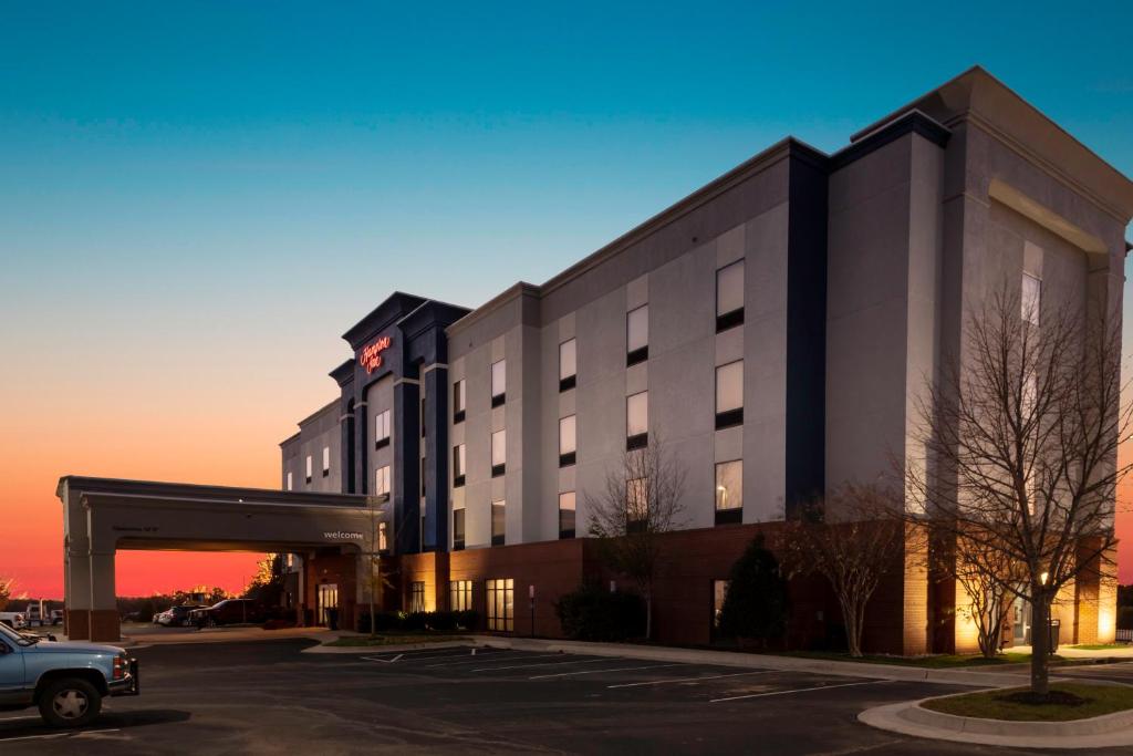 Hampton Inn Gretna - Smith Mountain Lake - image 2