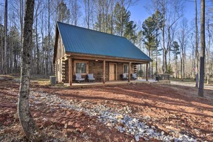 Stylish Creekside Cabin with Fire Pit Near Wineries! - image 15