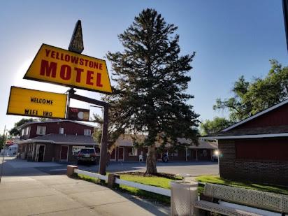 Yellowstone Motel - image 5