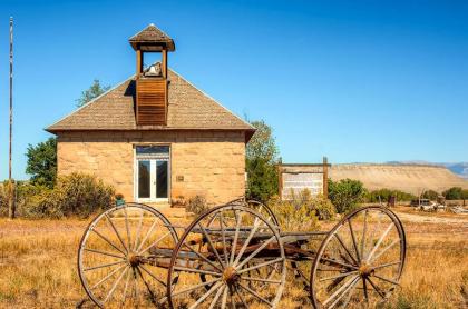 Converted Historic Schoolhouse with Hot tub and Views Greybull Wyoming