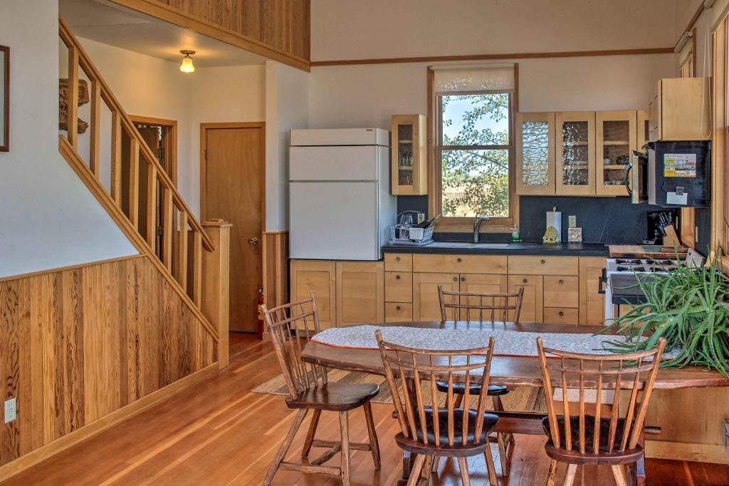 Converted Historic Schoolhouse with Hot Tub and Views! - image 6