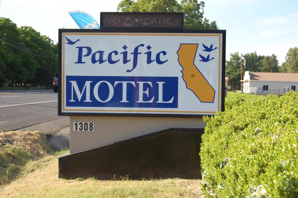 Pacific Motel - main image