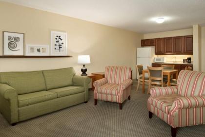 Country Inn & Suites by Radisson Grinnell IA - image 12