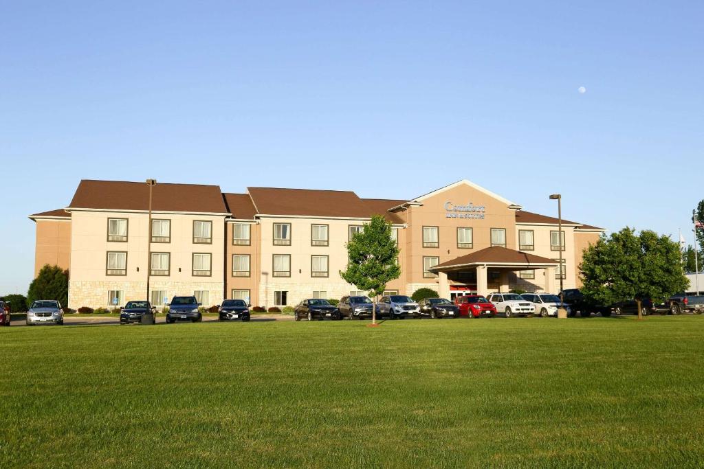 Comfort Inn & Suites Grinnell - main image