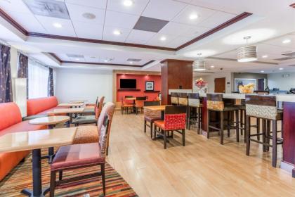 Hampton Inn Groton/Mystic - image 3