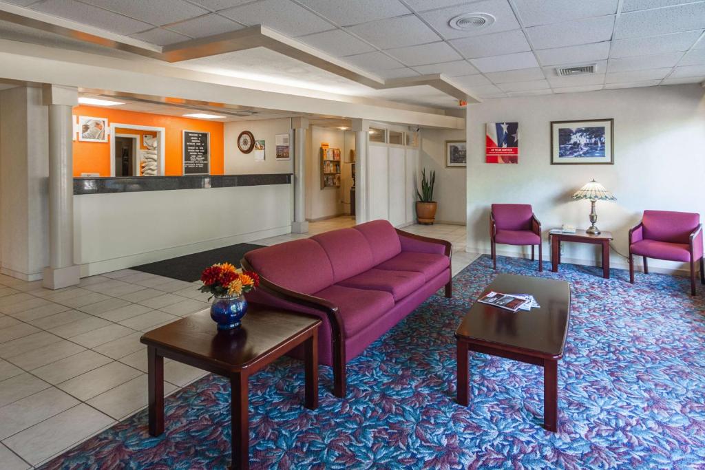 Motel 6-Groton CT - image 6