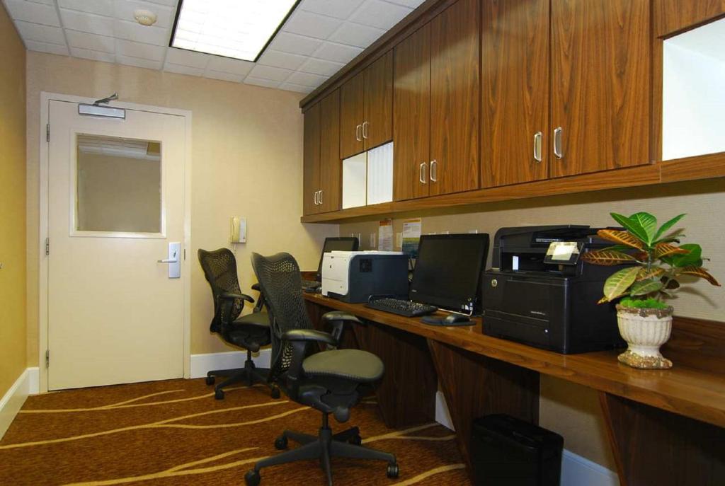 Hilton Garden Inn Columbus/Grove City - image 7