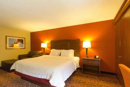 Hampton Inn Columbus-South - image 12