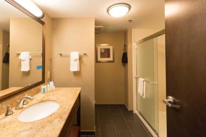 Hampton Inn Columbus-South - image 18