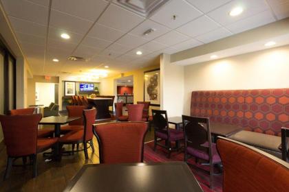 Hampton Inn Columbus-South - image 2