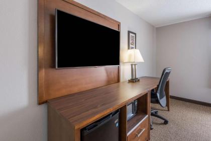 Comfort Inn Grove City - image 12