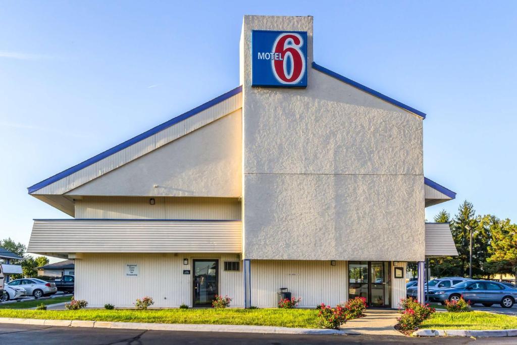 Motel 6-Grove City OH - main image