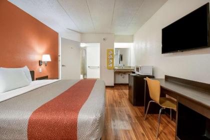 Motel 6-Grove City OH - image 3