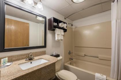 Quality Inn Grove City - Columbus South - image 9