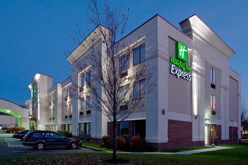 Holiday Inn Express Hotel & Suites Grove City an IHG Hotel - main image