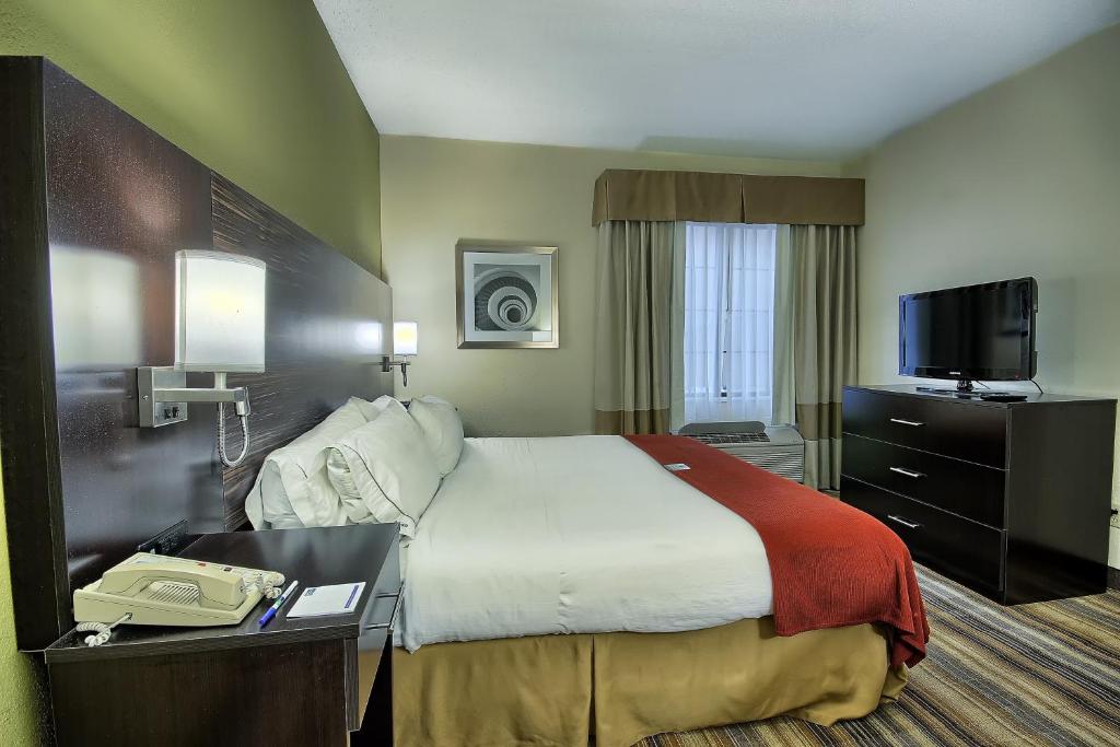 Holiday Inn Express Hotel & Suites Grove City an IHG Hotel - image 3