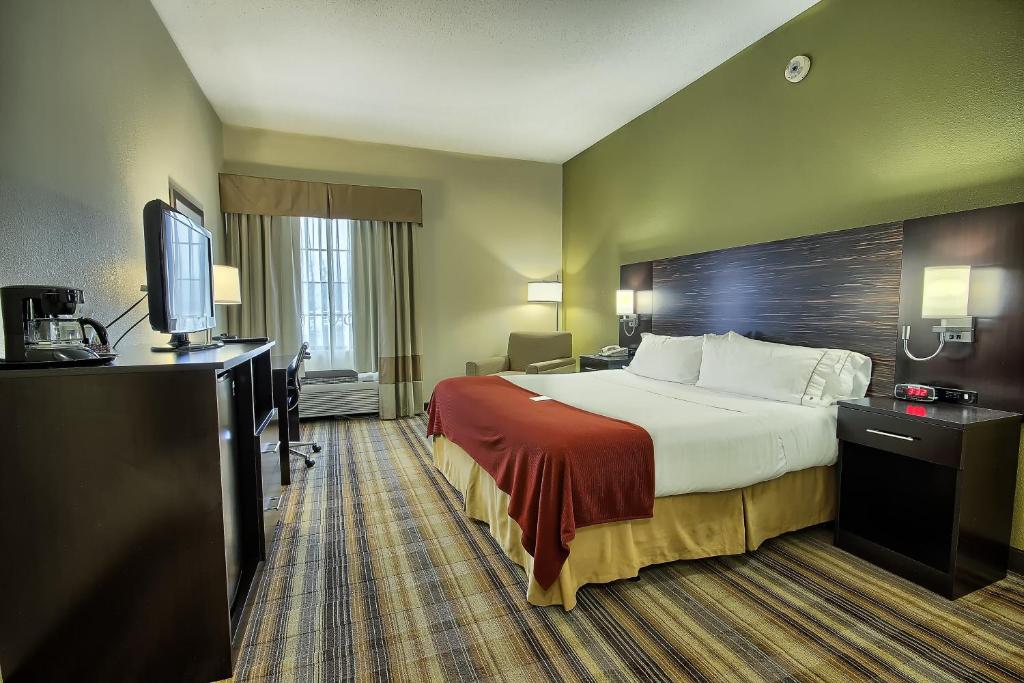 Holiday Inn Express Hotel & Suites Grove City an IHG Hotel - image 4