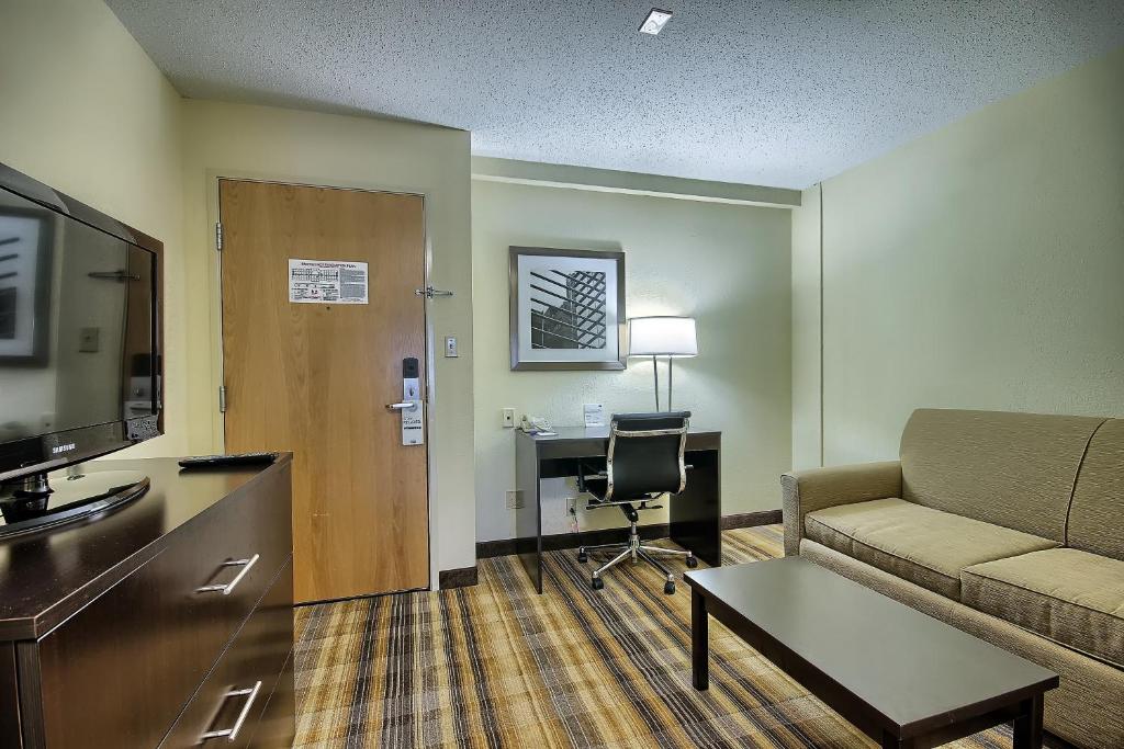 Holiday Inn Express Hotel & Suites Grove City an IHG Hotel - image 7