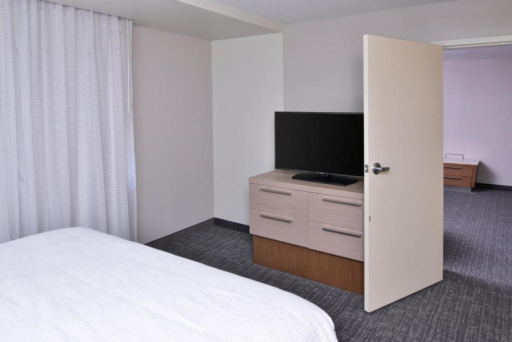 Courtyard by Marriott Columbus Grove City - image 4