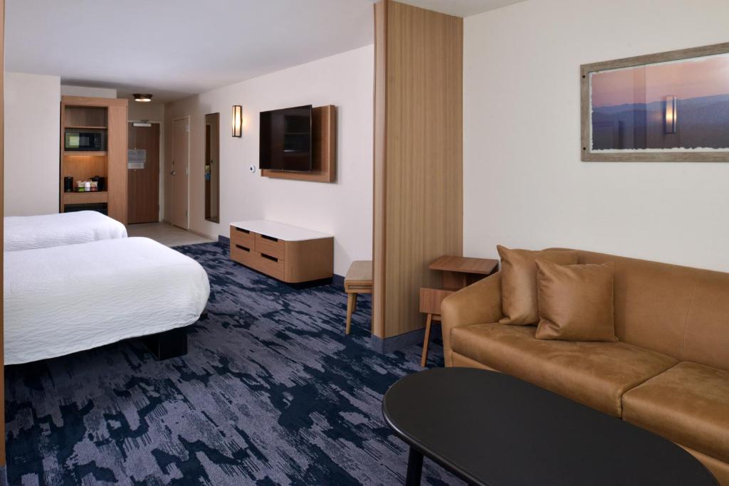 Fairfield Inn & Suites by Marriott Columbus Grove City - image 3