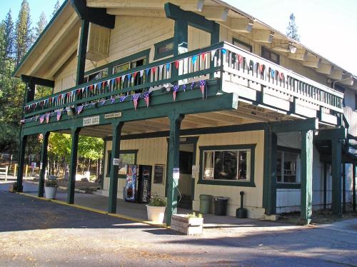 Yosemite Lakes Cottage 49 - image 3